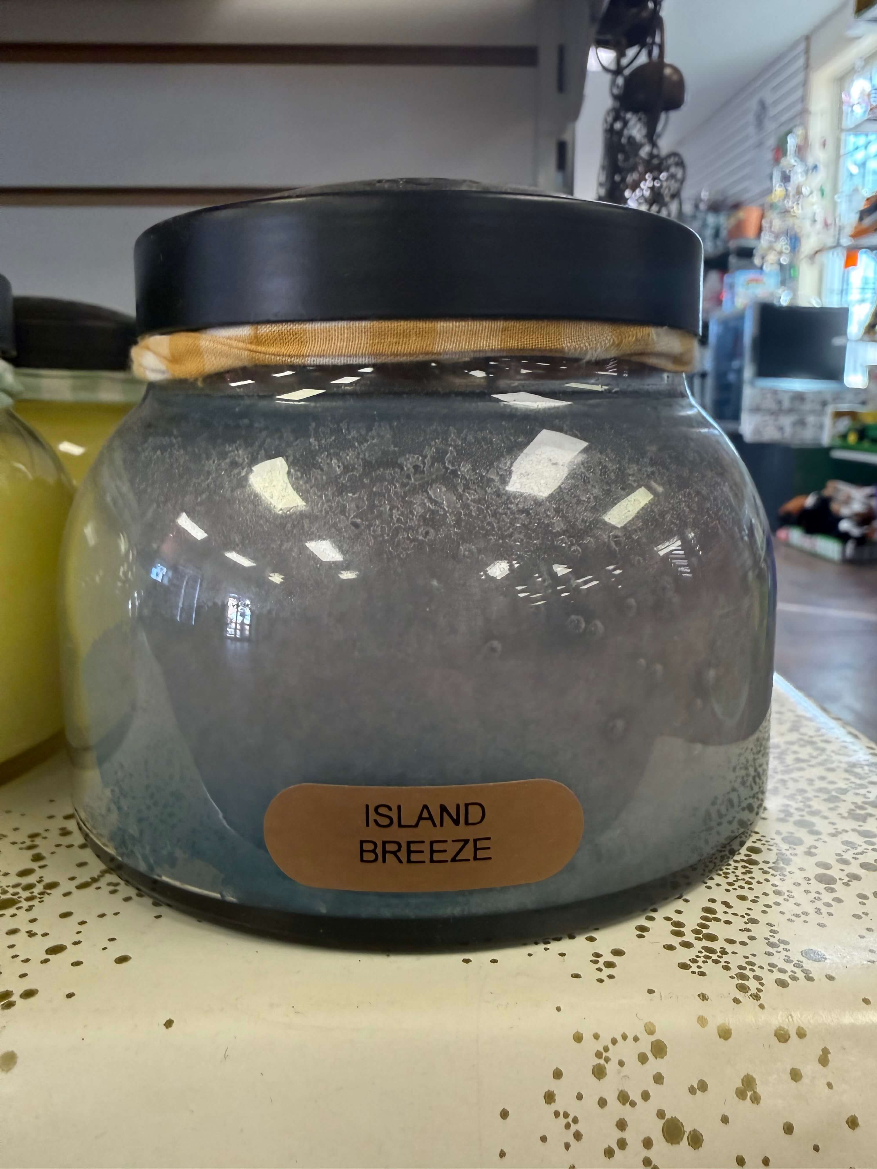 Mama Island Breeze Candle - Image 2