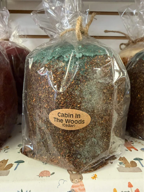 Americana Vintage Candle - Cabin in the Woods